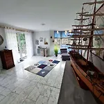 Charmante Hausvilla In *
